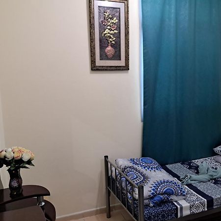 Top House Hostel Abu Dhabi Buitenkant foto